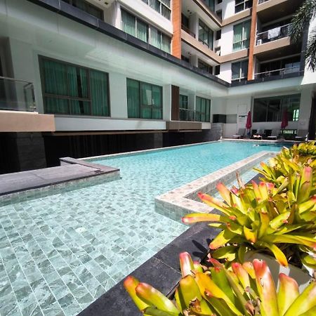 The Urban City Center By Fantasea Beach Pattaya Bagian luar foto