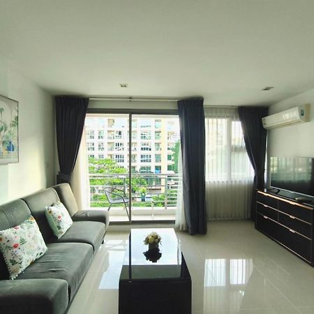 The Urban City Center By Fantasea Beach Pattaya Bagian luar foto
