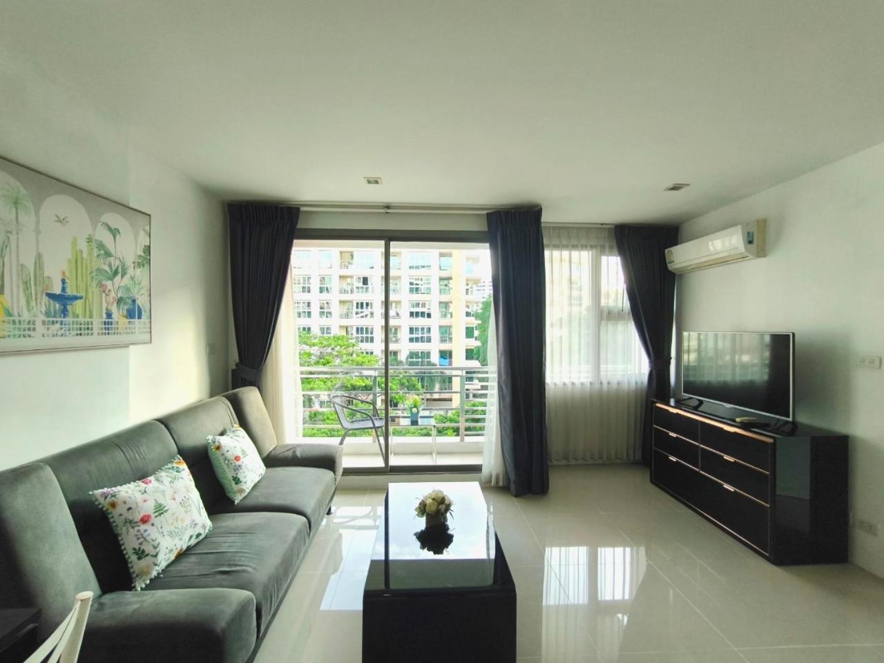 The Urban City Center By Fantasea Beach Pattaya Bagian luar foto