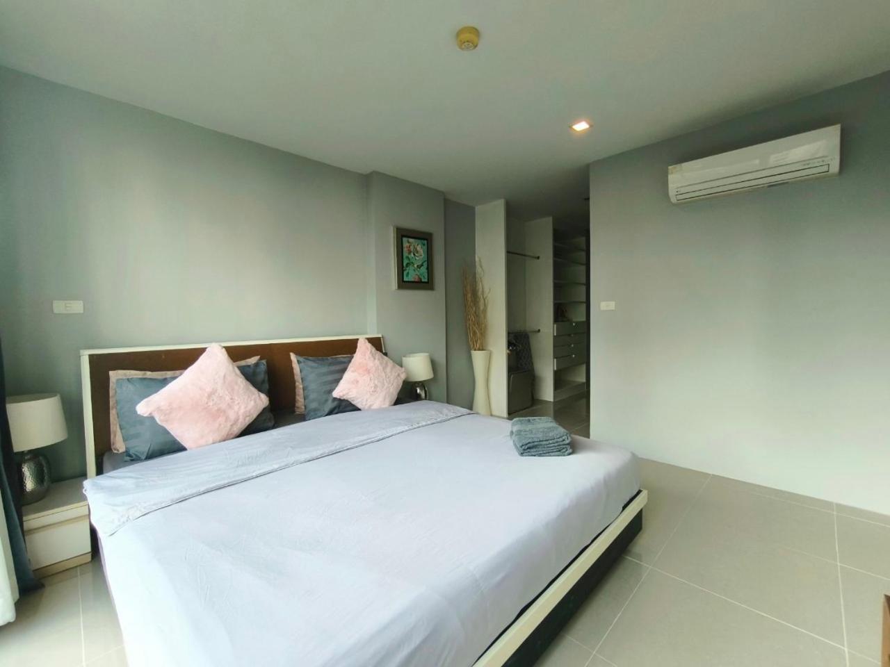 The Urban City Center By Fantasea Beach Pattaya Bagian luar foto